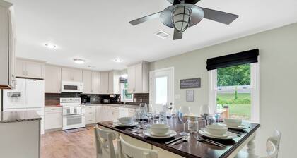 Cartersville Colonial Family-Friendly Retreat with Spacious Yard