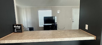 Pet friendly Cute and cozy Home minutes away from the river!