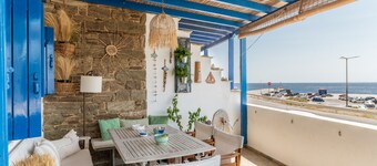 Holiday Home 'Waterfront Masterpiece' with Sea View, Wi-Fi and Air Conditioning