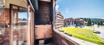 Apartamento 'Les Pralyssimes - 35 M²' con vistas a la montaña y balcón