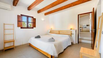 3 habitaciones, tabla de planchar con plancha y wifi gratis