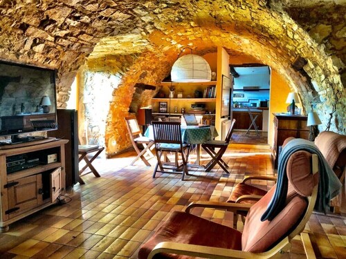 Country House 'La Colle En Provence Main House' with Mountain View, Private Pool and Wi-Fi