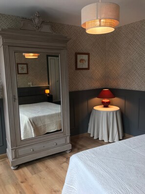 4 Schlafzimmer, Bügeleisen/Bügelbrett, kostenloses WLAN, Bettwäsche