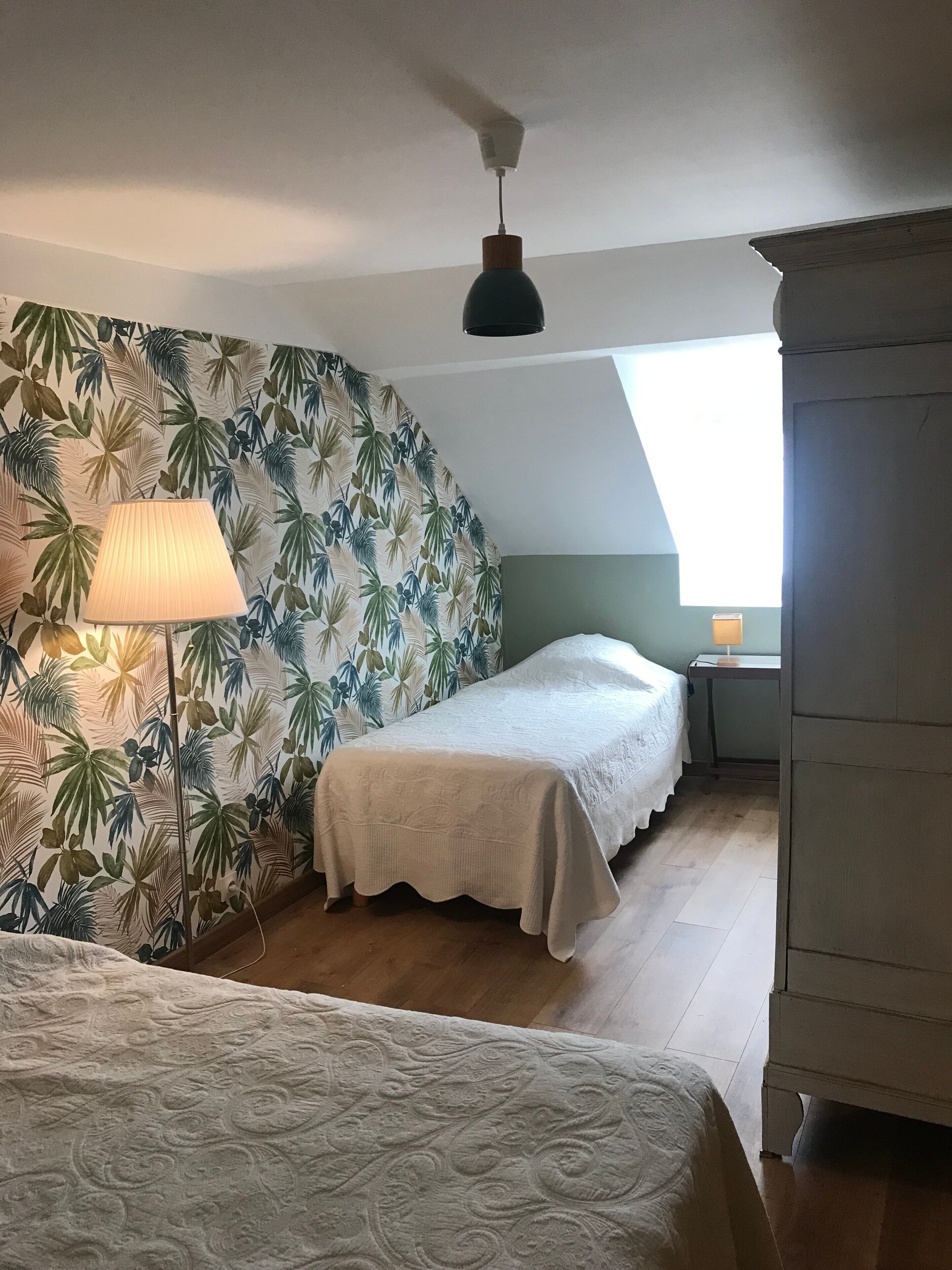 4 habitaciones, tabla de planchar con plancha y wifi gratis 