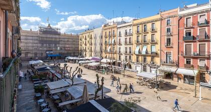 Apartment 'Plaça La Font' with Balcony, Wi-Fi and Air Conditioning