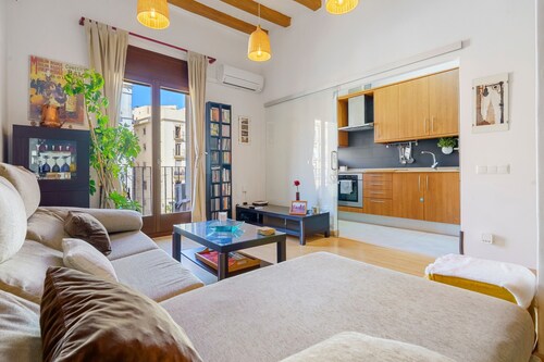 Apartment 'Plaça La Font' with Balcony, Wi-Fi and Air Conditioning