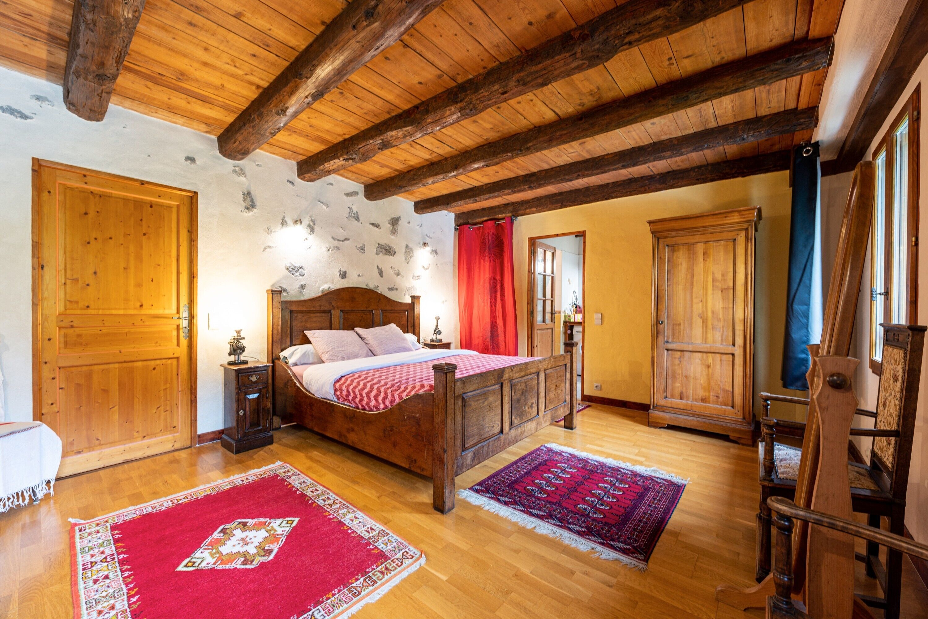 3 soverom, strykejern/-brett, wi-fi (inkludert) og sengetøy