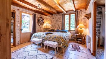 4 habitaciones, tabla de planchar con plancha y wifi gratis