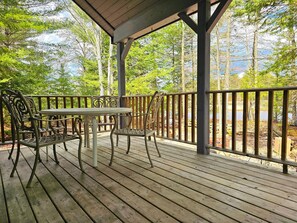 Outdoor dining - River Bend Escape | Riverfront + Boat & Jacuzzi (Onaway)