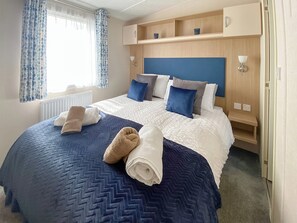 3 bedrooms, WiFi, bed sheets
