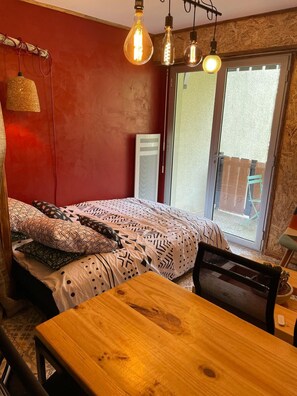 1 chambre, Wi-Fi gratuit, draps fournis