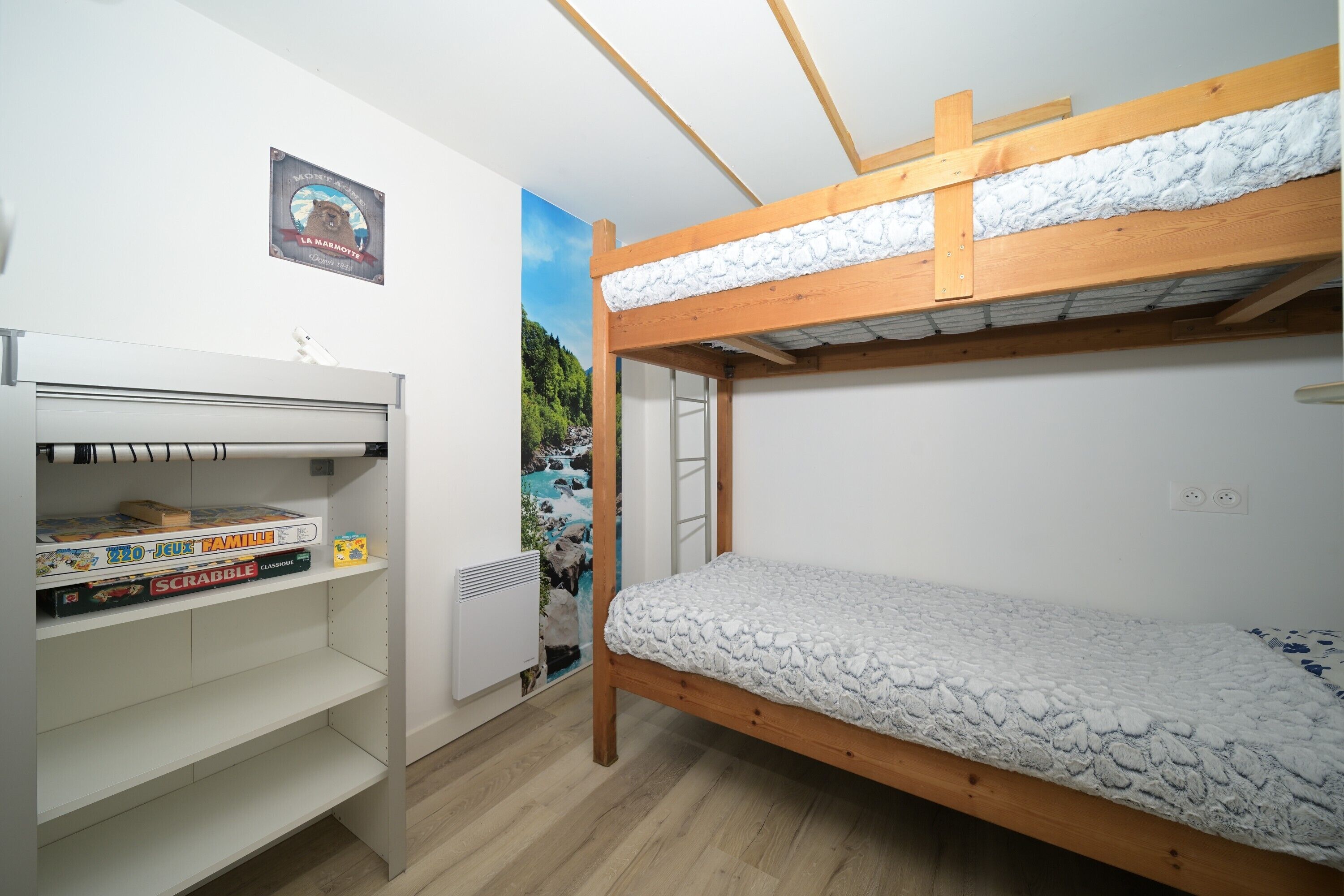 2 bedrooms, iron/ironing board, free WiFi