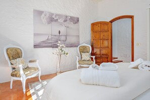 3 chambres, fer et planche à repasser, Wi-Fi gratuit, draps fournis