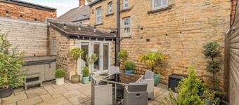 4 bedroom accommodation in Chesterfield