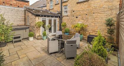 4 bedroom accommodation in Chesterfield