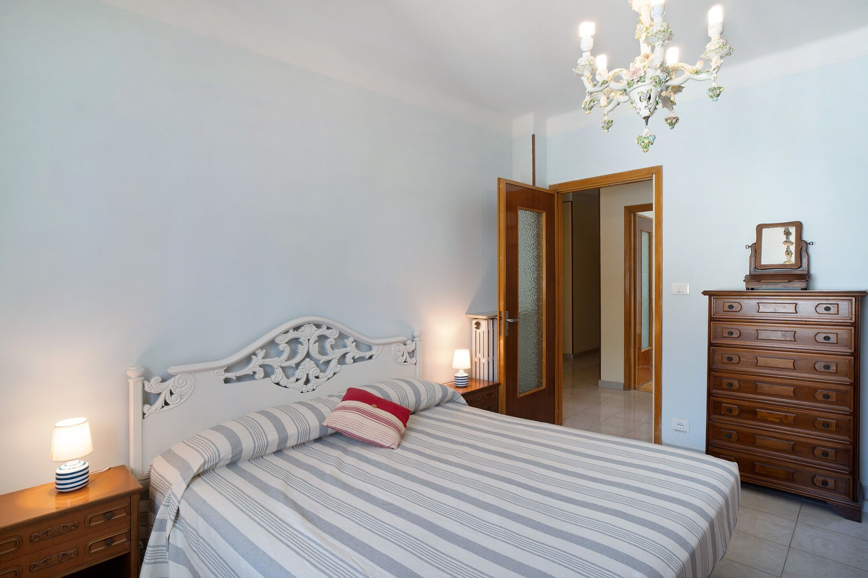 2 chambres, fer et planche à repasser, Wi-Fi gratuit, draps fournis