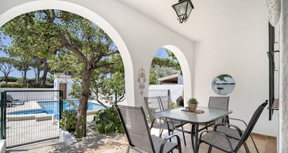 Villa 'Chalet Good Vibes' avec piscine privée, Wi-Fi et climatisation