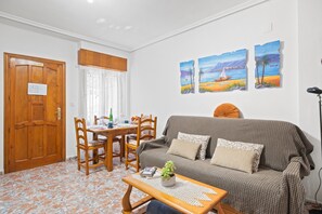 TV - Bungalow 'Casa Valentino' with Sea View, Private Terrace and Wi-Fi (Santa Pola)