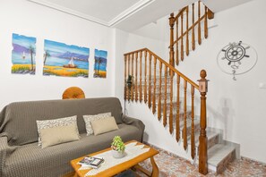 TV - Bungalow 'Casa Valentino' with Sea View, Private Terrace and Wi-Fi (Santa Pola)