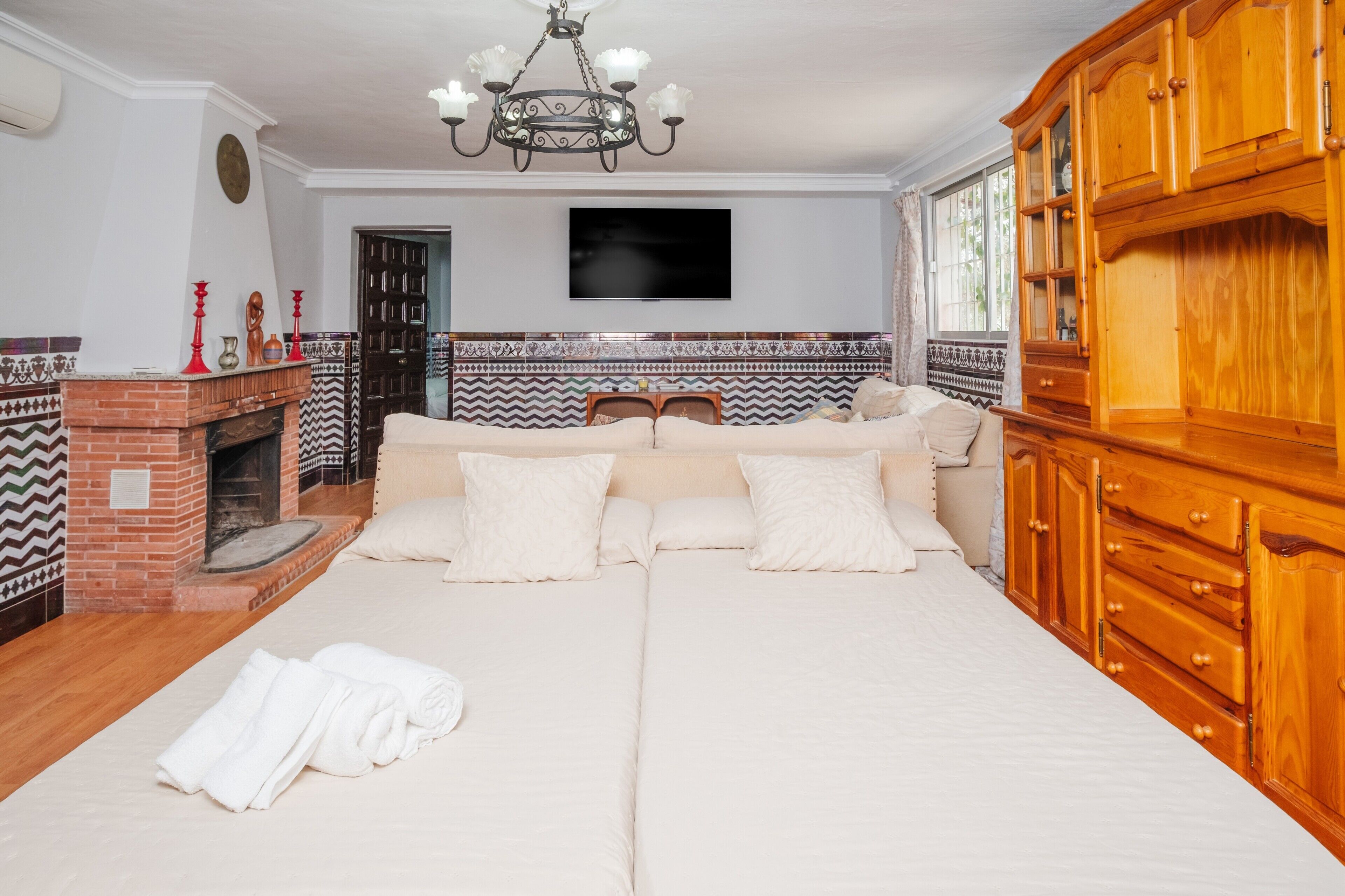 2 dormitorios, tabla de planchar con plancha, wifi gratis y ropa de cama