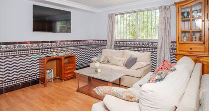 Country House 'Acogedora Casita Rural De Invitados' with Shared Pool, Wi-Fi and Air Conditioning
