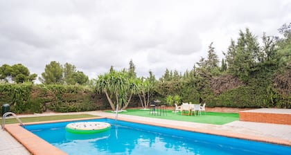 Country House 'Acogedora Casita Rural De Invitados' with Shared Pool, Wi-Fi and Air Conditioning