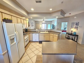 Fridge, microwave, oven, stovetop - Paradise View Walk-in Suite at the Legacy at Thousand Hills! Great Rates! (Branson)