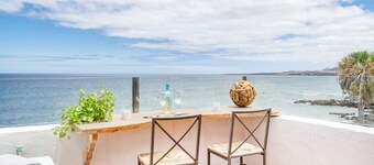 Vacation Home 'Casa Roque' with Sea View, Wi-Fi and Air Conditioning