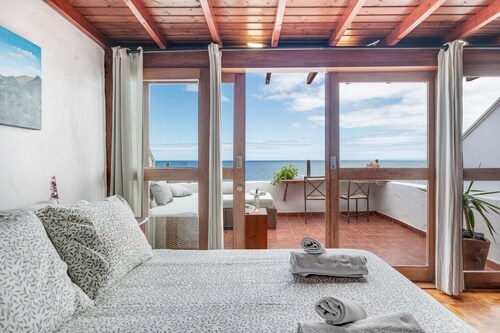 Vacation Home 'Casa Roque' with Sea View, Wi-Fi and Air Conditioning