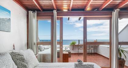 Vacation Home 'Casa Roque' with Sea View, Wi-Fi and Air Conditioning