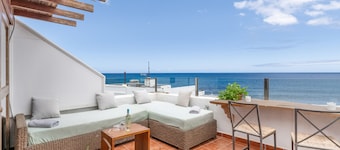Vacation Home 'Casa Roque' with Sea View, Wi-Fi and Air Conditioning