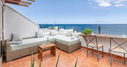 Vacation Home 'Casa Roque' with Sea View, Wi-Fi and Air Conditioning