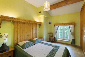 3 chambres, fer et planche à repasser, Wi-Fi gratuit, draps fournis