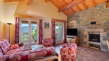 Télévision, cheminée