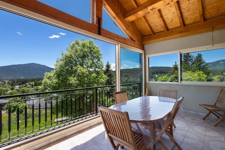 Dining. Holiday Home 'Le Calmadou' with Mountain View, Private Terrace and Wi-Fi