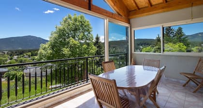 Holiday Home 'Le Calmadou' with Mountain View, Private Terrace and Wi-Fi