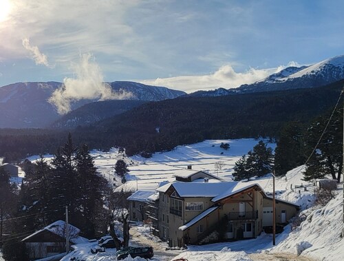 Holiday Home 'Le Calmadou' with Mountain View, Private Terrace and Wi-Fi