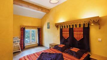 3 chambres, fer et planche à repasser, Wi-Fi gratuit, draps fournis