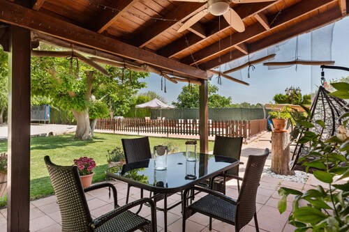 Rural House 'Cortijo La Jimena' with Mountain Views, Private Pool and Wi-Fi