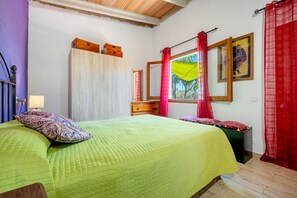 3 chambres, fer et planche à repasser, Wi-Fi gratuit, draps fournis