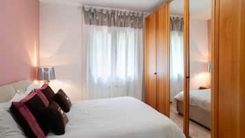 2 Schlafzimmer, Bügeleisen/Bügelbrett, kostenloses WLAN