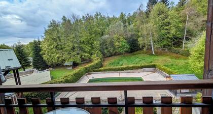 Au centre de la station, 6 personnes