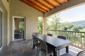 Outdoor dining - Villa "Le Serre Du Puech" with Mountain View, Private Pool & Wi-Fi (Chambonas)
