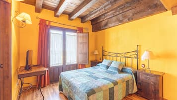 7 bedrooms, free WiFi, bed sheets