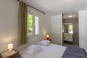 4 camere, Wi-Fi gratuito, lenzuola