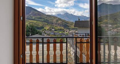 Appartement "Il Borgo" avec vue sur les montagnes, terrasse privée et Wi-Fi