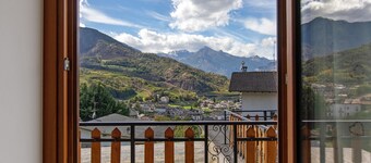 Apartment 'Il Borgo' with Mountain View, Private Terrace and Wi-Fi