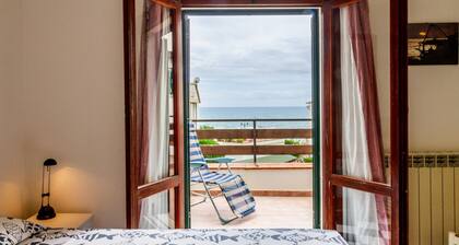 Apartment 'Appartamento Vista Mare Castiglione' mit Meerblick und Balkon