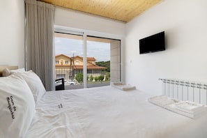 5 dormitorios, tabla de planchar con plancha, wifi gratis y ropa de cama