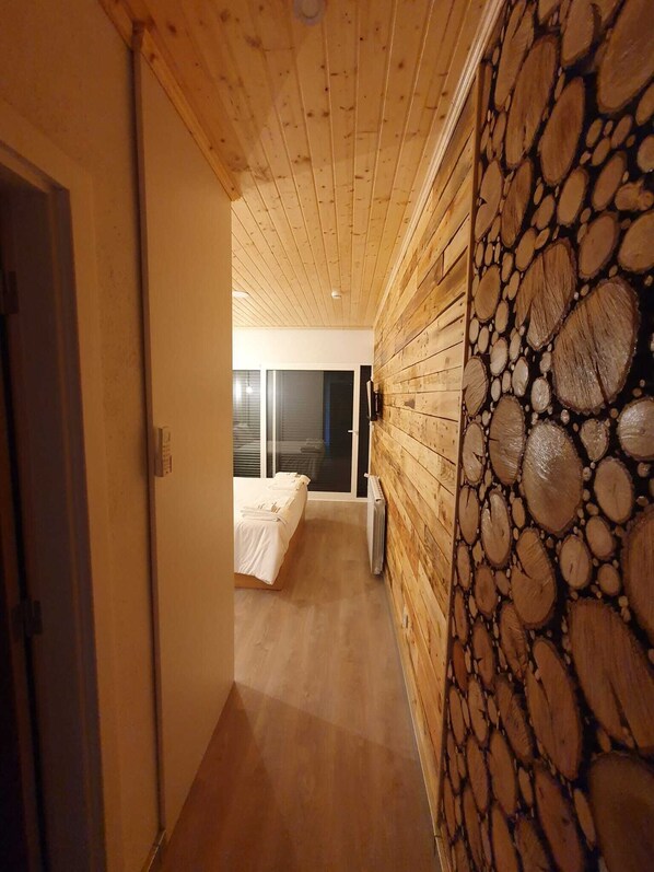 1 bedroom, free WiFi, bed sheets - Holiday Bedroom 'Quarto Duplo Gingeira' with Mountain View, Wi-Fi and Air Conditioning (Lama de Ouriço)